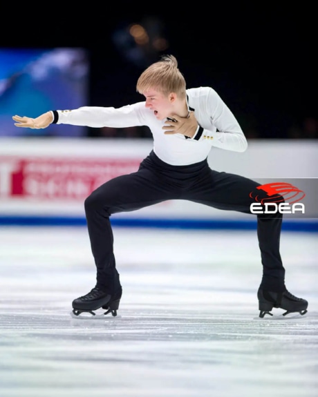 Ice Gallery Skates U.S.